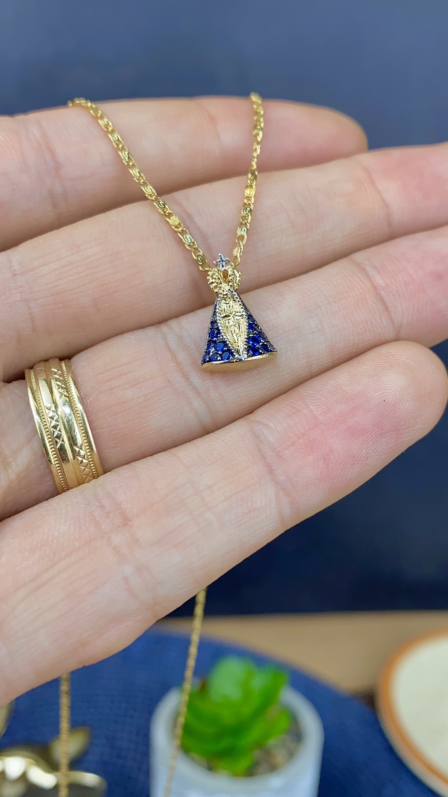 Womens Elegant Virgin Mary Necklace Snail Chain 20″ Virgin Aparecida Gold Filled