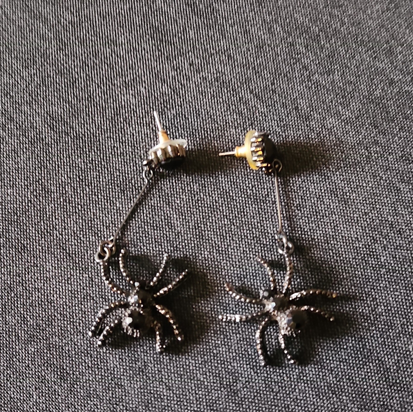 Halloween Earrings. Metal Black Spider Dangle Drop Style.