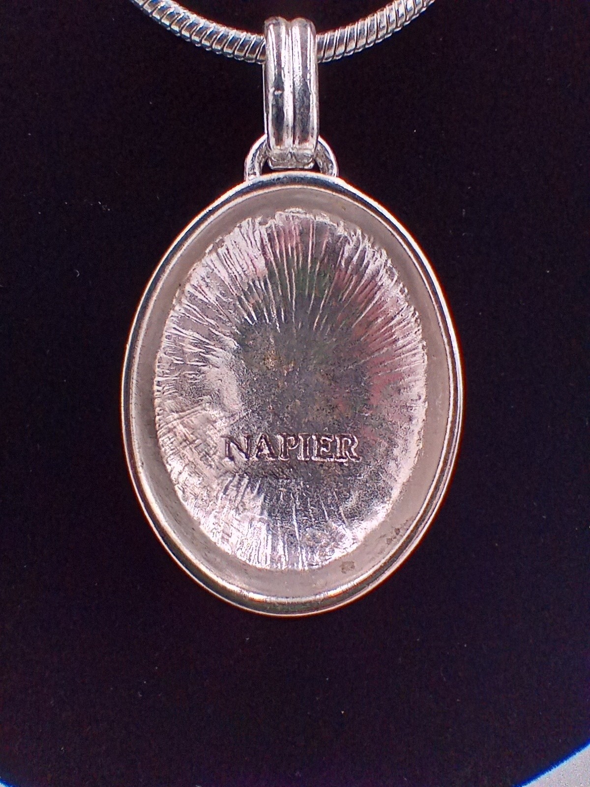 Vintage Napier Pebble Silver Tone Pendant and Chain Necklace Approx 20” L