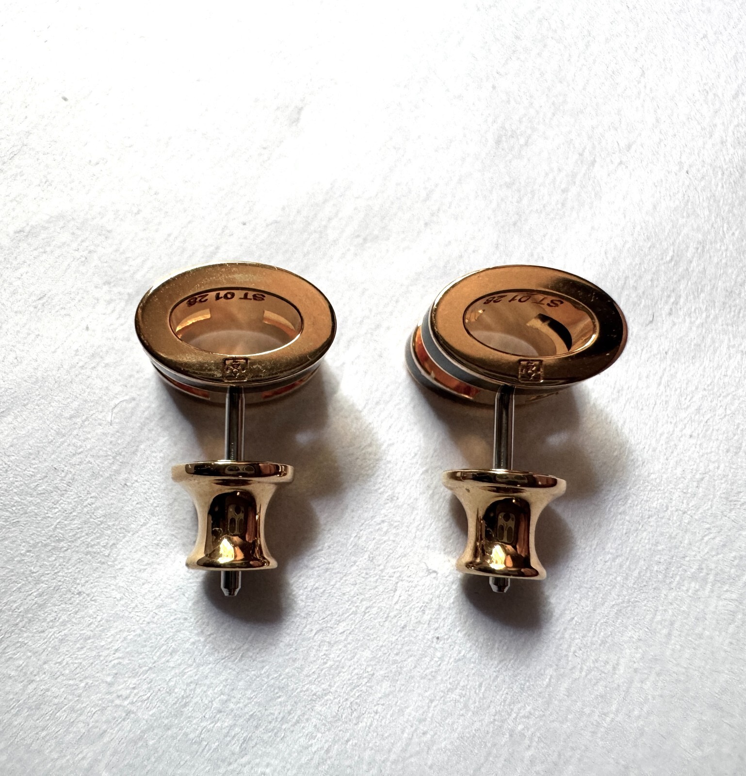 Hermes Mini Pop H Black Lacquered Yellow Gold Earrings