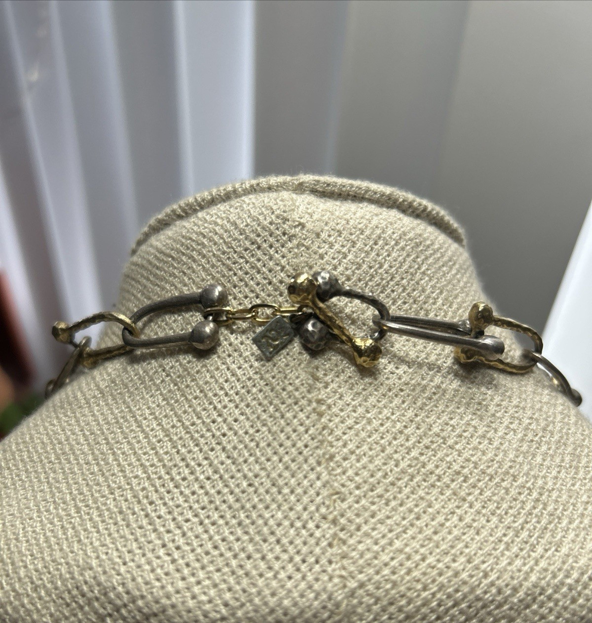 57. Tat 2 Gold Silver Plate Two Tone U Horse Shoe Link Chain Necklace 81.8g, 28″