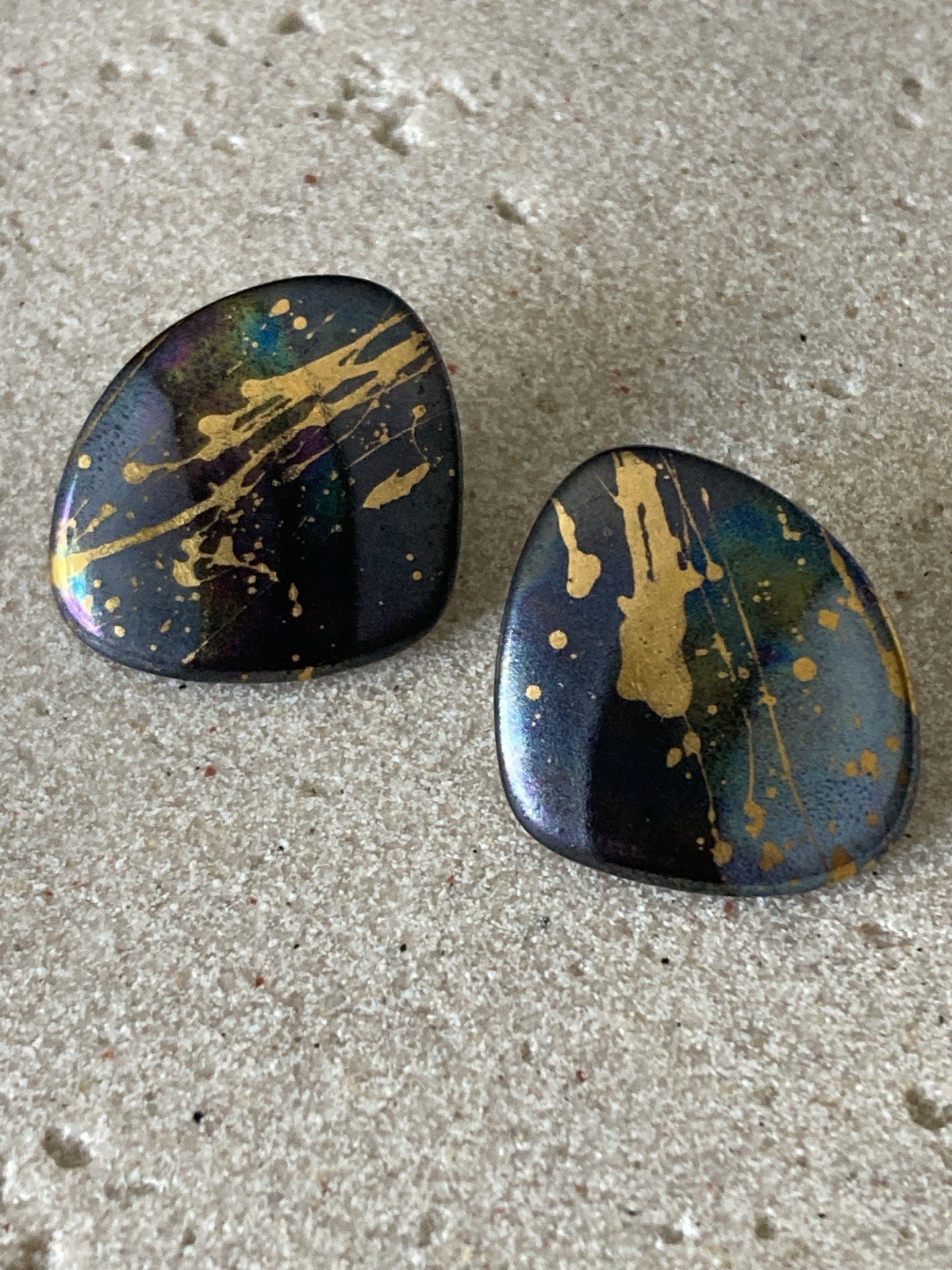 Vintage Abstract Enamel Stud Earrings Black Gold Splatter Modernist Ceramic