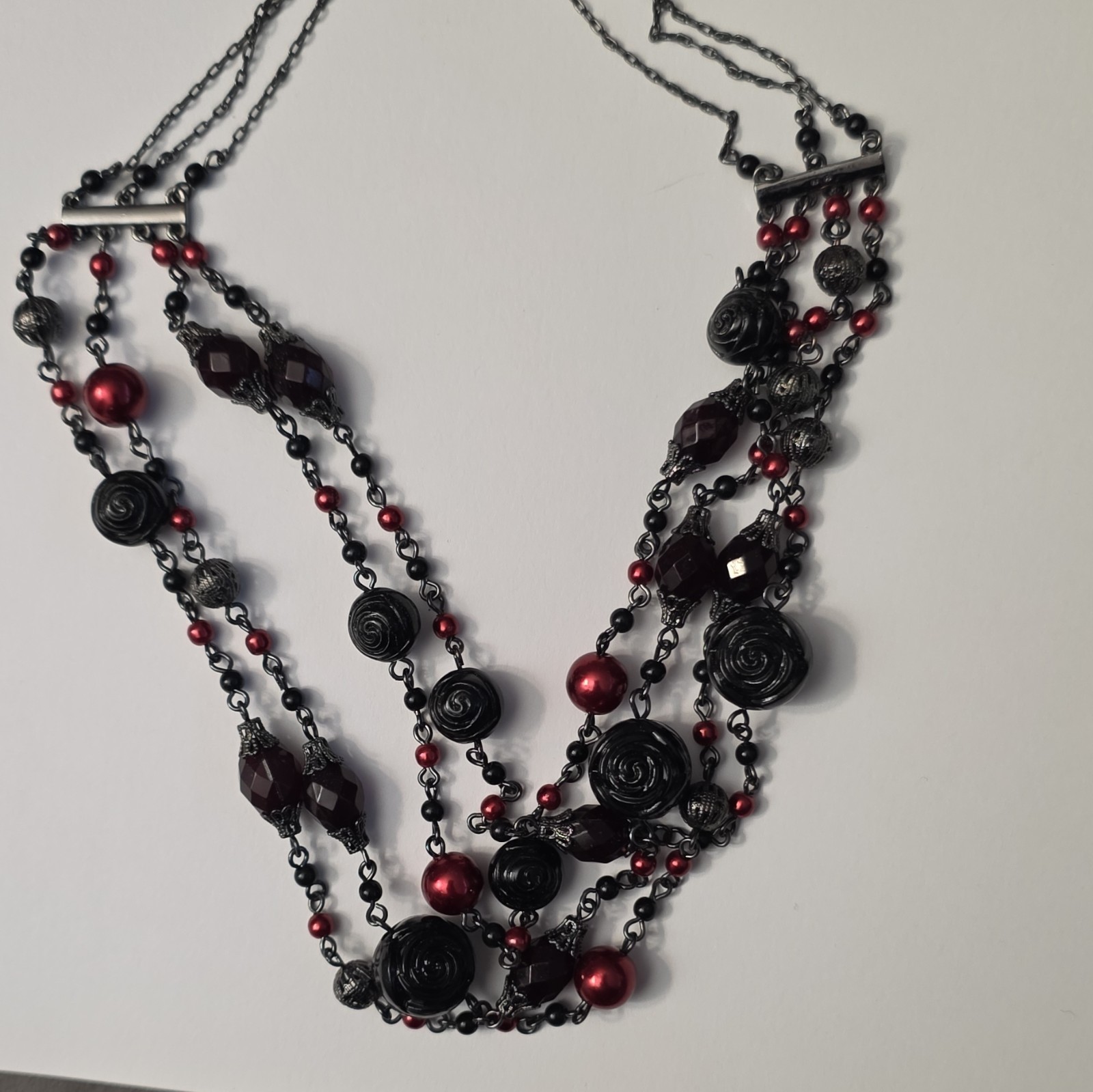 Layered Beaded Necklace Black/Red Plastic & Glass Cable Chain Lobster