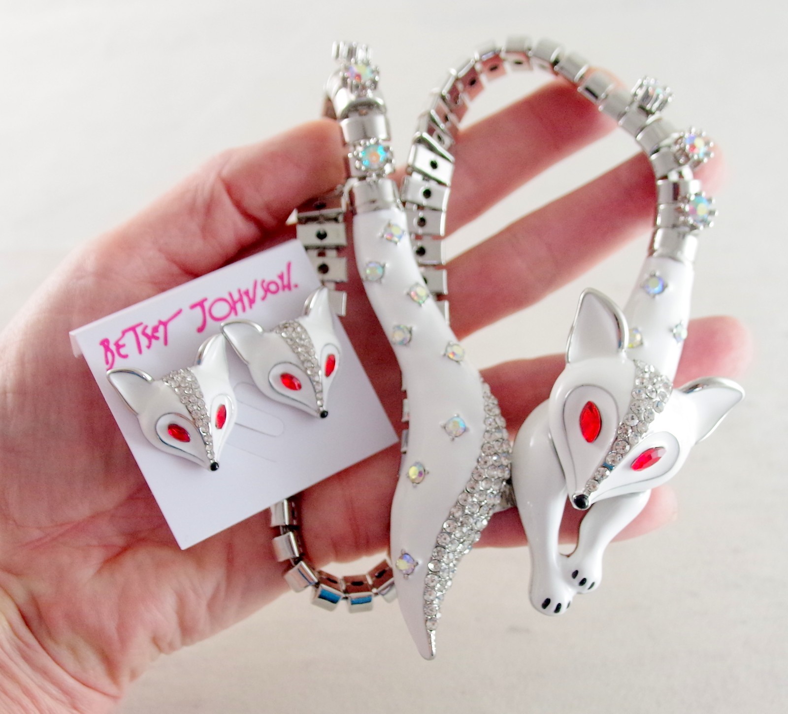 So Cute! BETSEY JOHNSON ARTIC FOX AB CRYSTAL RHINESTONE NECKLACE & EARRINGS SET