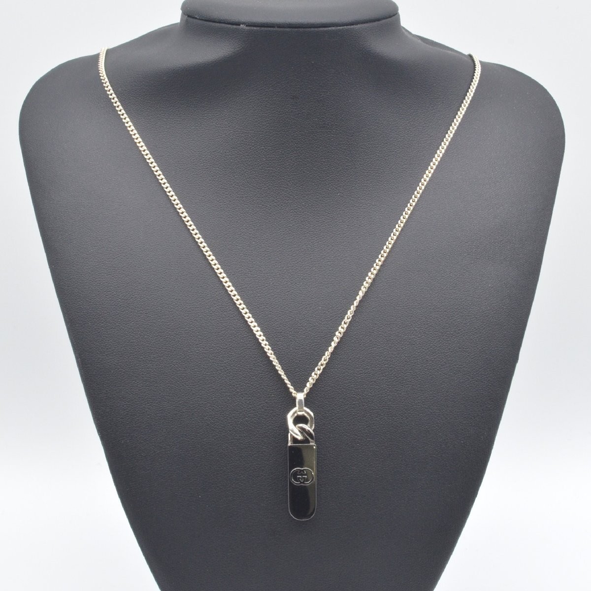 GUCCI Silver Interlocking G Necklace Pendant Adjustable 50-55cm Used