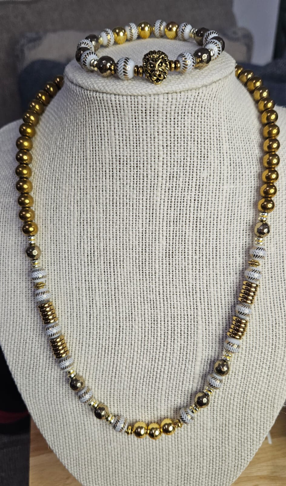 Collar de Piedras de Hematita y Pulsera con León Tibetano Diseño unico