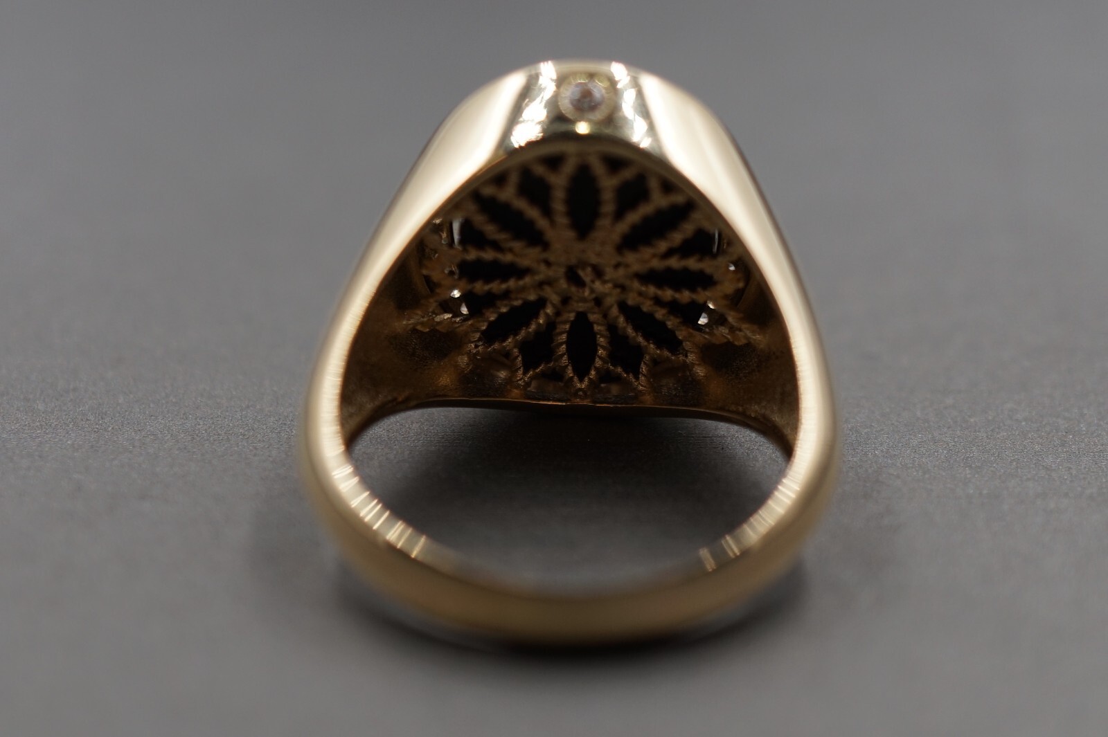 14K Solid Yellow Gold 15.2MM Scorpion CZ With Onyx Oval Shape Band Ring. Size 10
