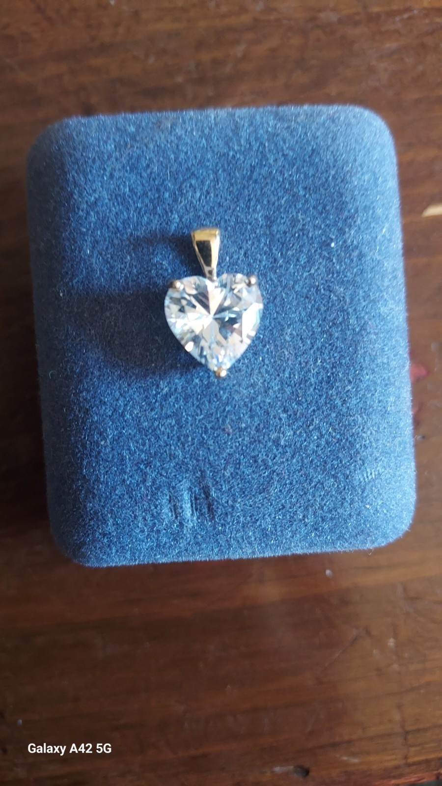 Beautiful Cubic Zerconia Heart Shaped Pendant Independent, 10k Gold CZ
