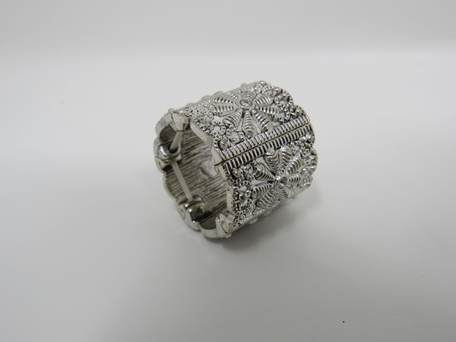 Designer Fashion Ring Silver Small Clear Gems Female Adult Size 6 Floral