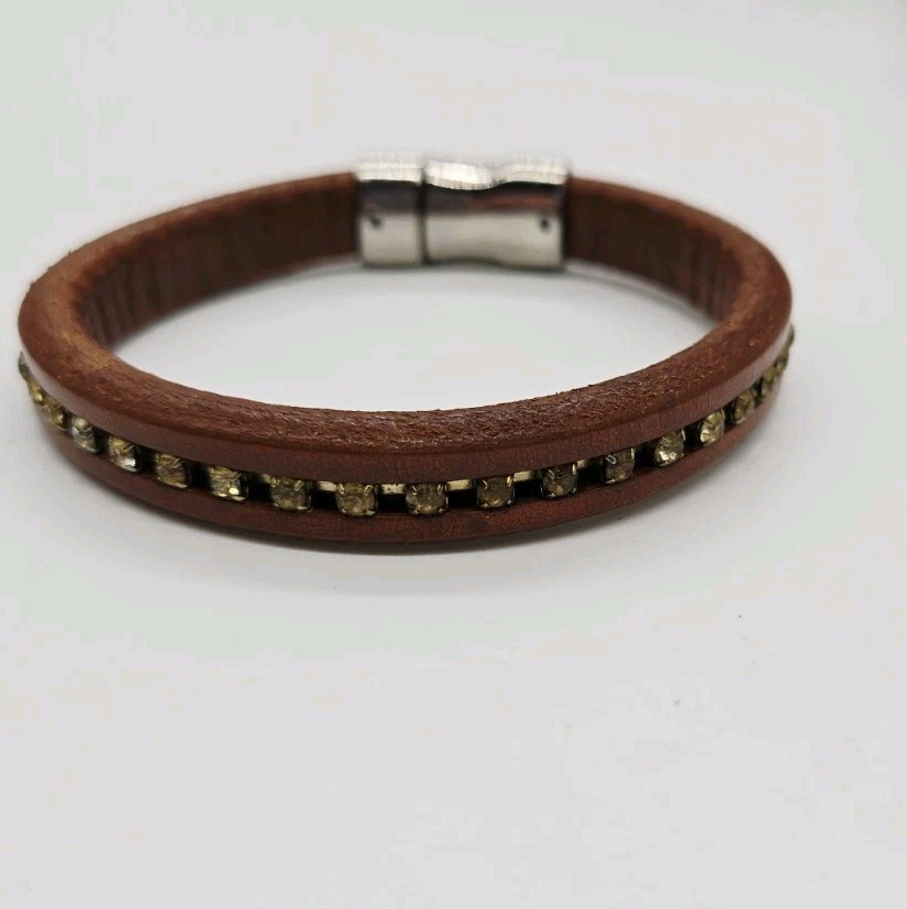 Brown Leather Bracelet rhinestone accent Magnetic Closure Womens 9 in