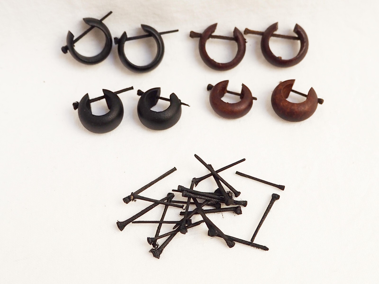 Earrings Of Coconut Variety Of Measurements And Colour Black/Brown