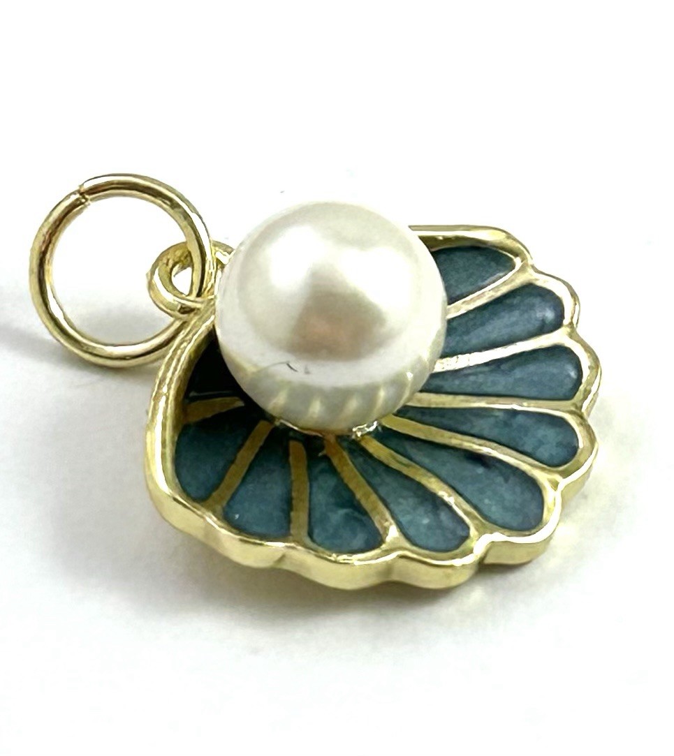 Seashell Charm Necklace Pendant Clamshell Faux Pearl Gold Plated Enamel Jewelry