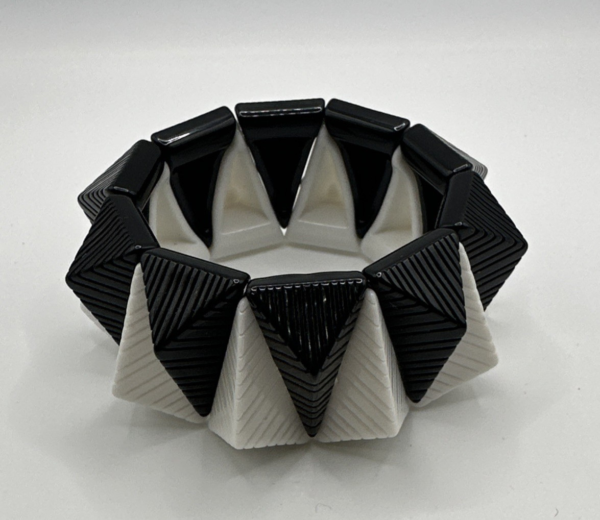 3D Raised Pyramid Black & White Stretch Bangle Bracelet, Plastic Resin