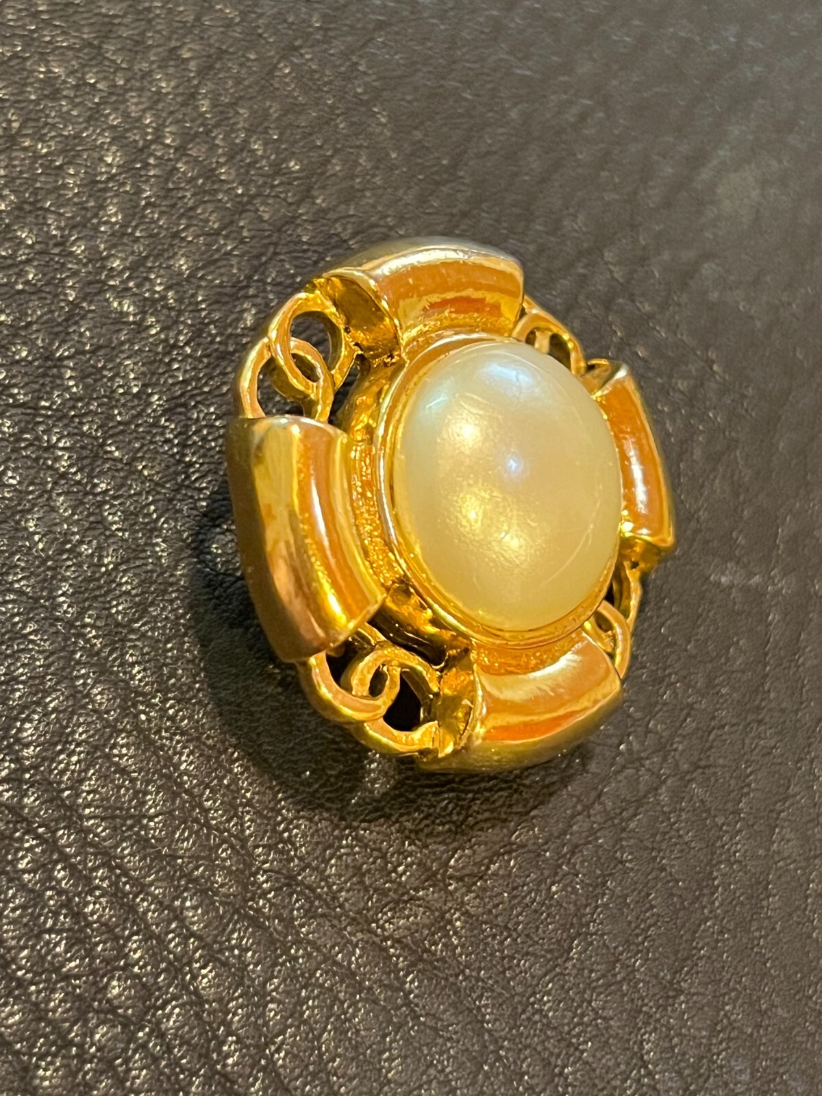 CHANEL Earrings AUTH Coco CC Logo Rare Vintage Gold 94P 4 CC Pearl 3.1cm F/S
