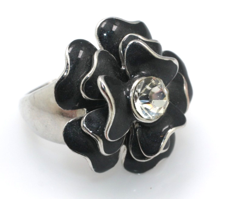 Silver tone silvery black gray enamel clear stone flower cocktail ring size 7