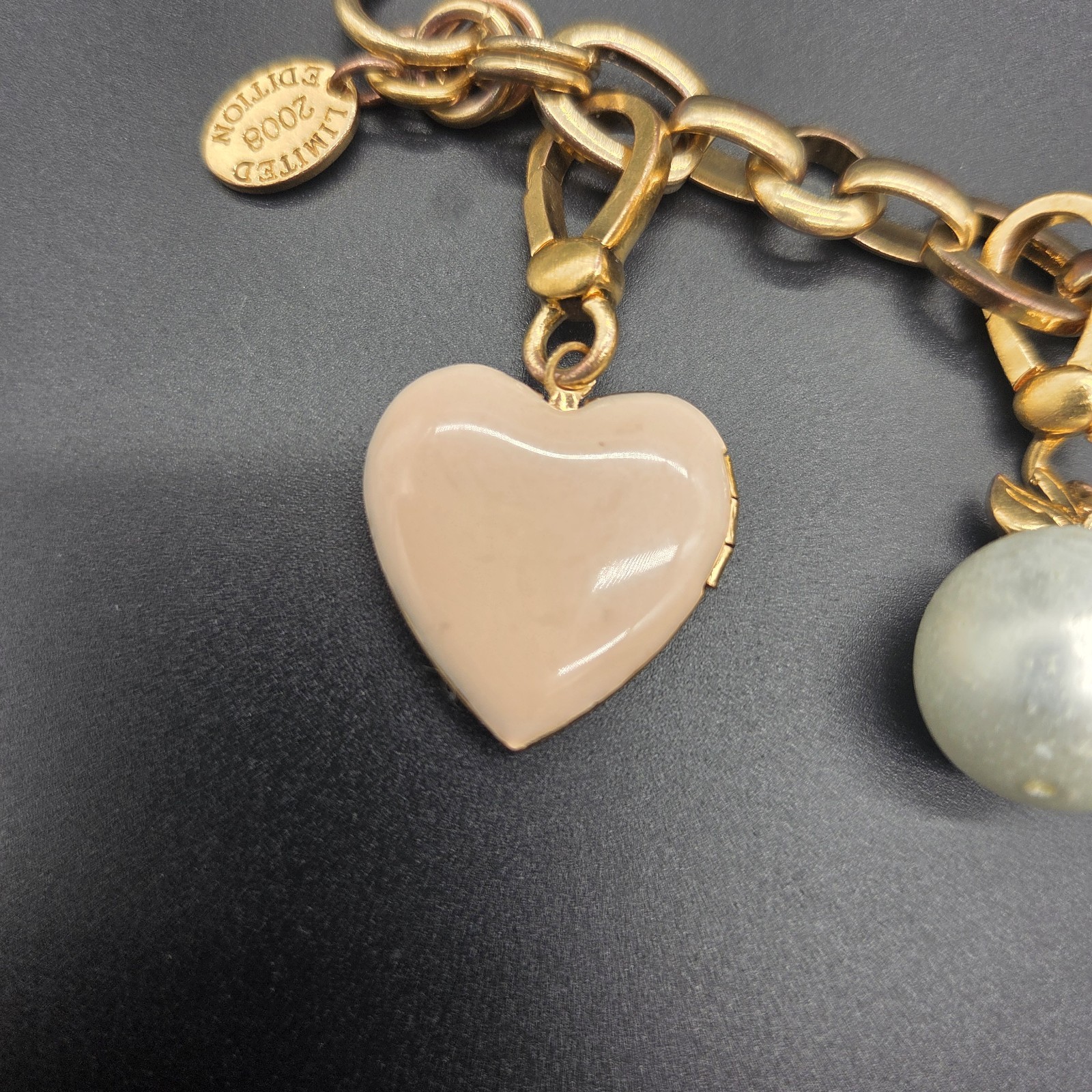 Juicy Couture Gold Tone Signed Enamel Heart Dangle Charm Bracelet 7 1/2 inch
