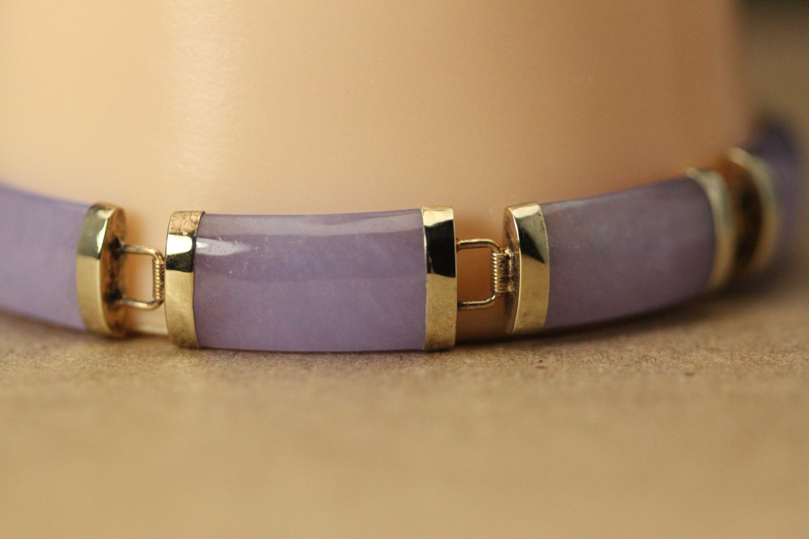 14k Yellow Gold Lavender Jade Bracelet With Amethyst Clasp 13.5 Grams (BR5409)