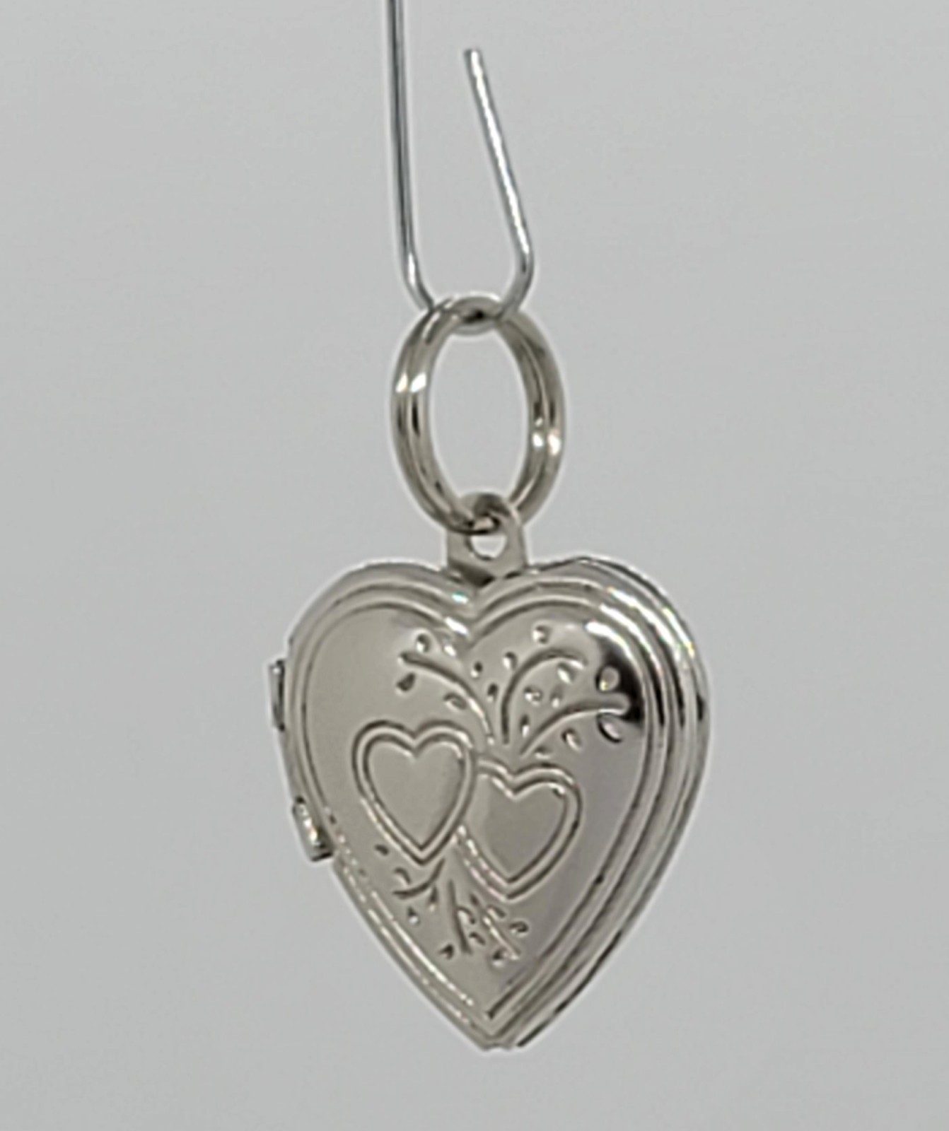 Silver Tone HEART LOCKET – Picture Photo Memory People Pet, Charm Keychain, .75″