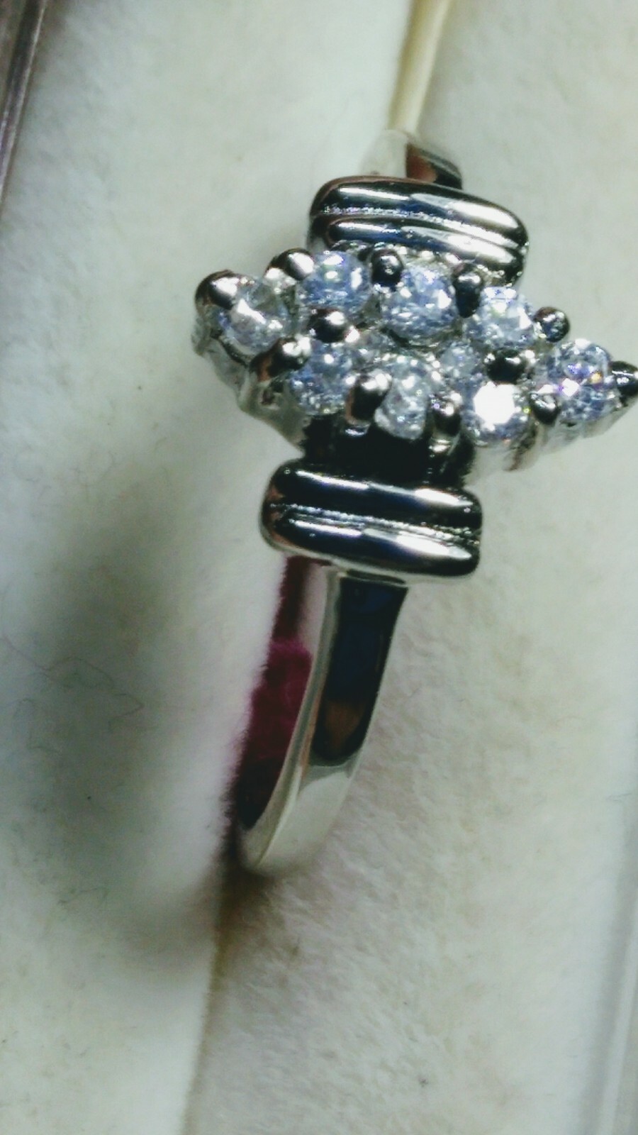 CUTE DESIGNER CZs SET RING IN STERLING SILVER.925 RING SIZE 7.0!