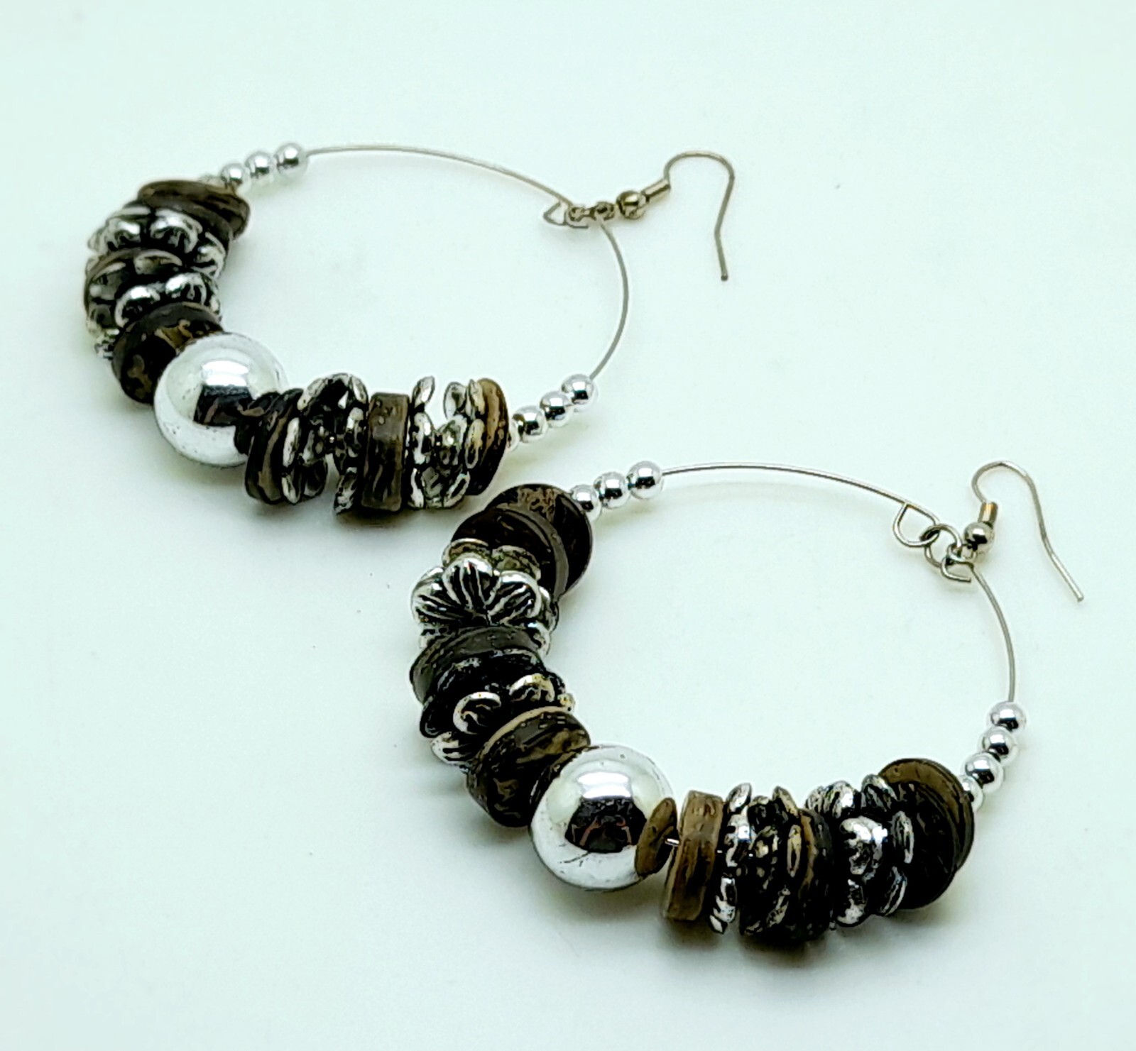 BOHEMIAN STYLE BROWN WOOD & ANTIQUED & SILVER ALLOY BEADED HOOP DANGLE EARRINGS
