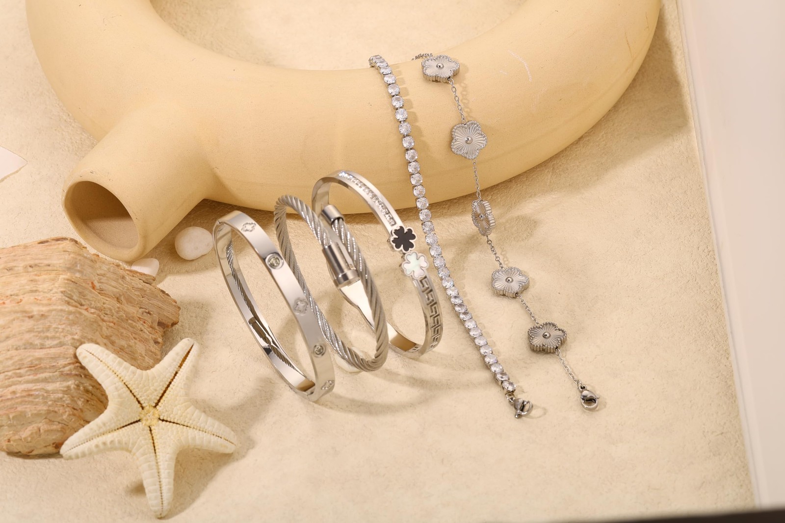 5pcs Gold Stackable Bracelet Set for Women – Stainless Steel Non-Tarnish Clov…