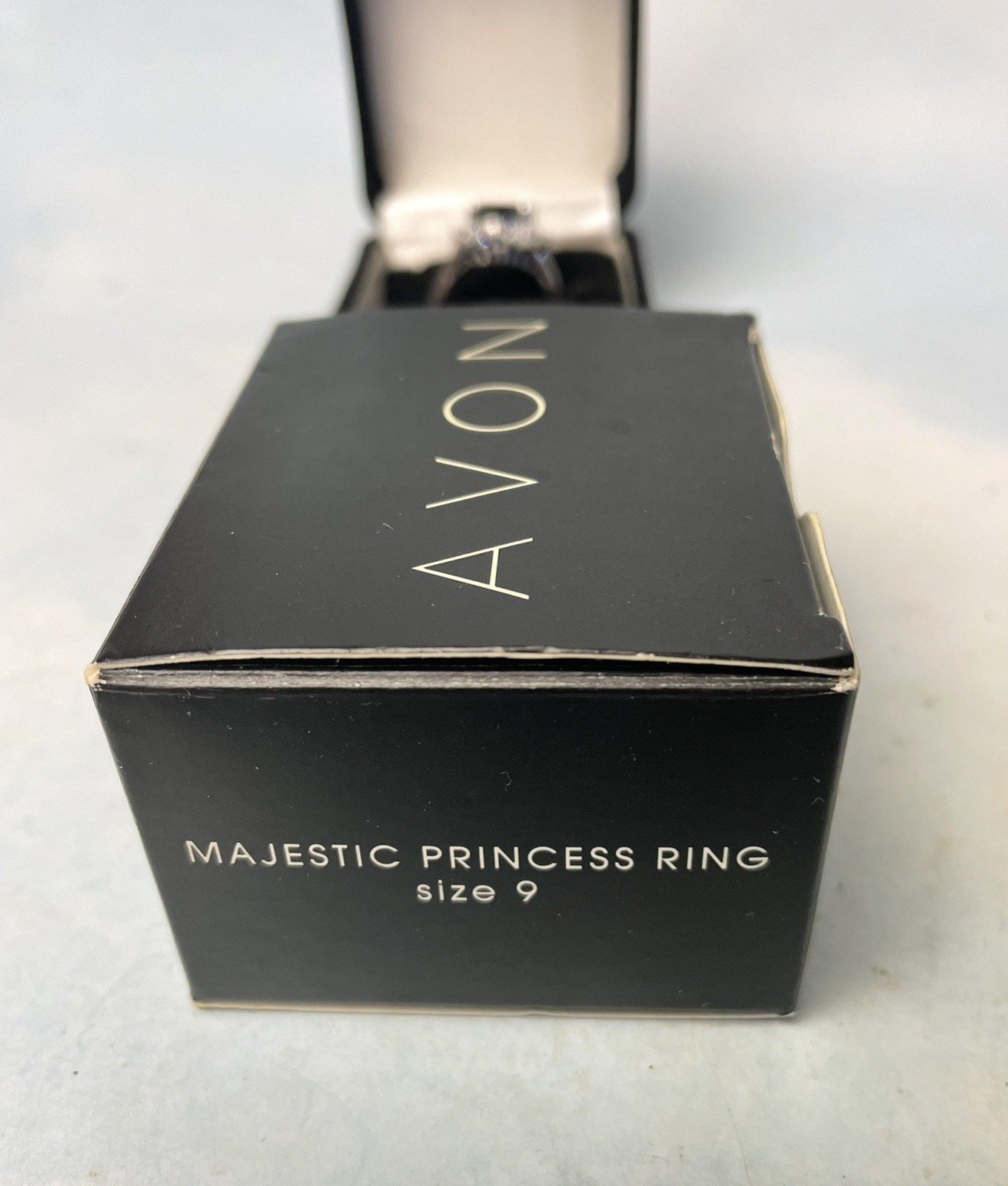 “Majestic Princess” Silvertone Ring by AVON ~ Size 9 ~ Blue Stone ~ 125 ~ 2011