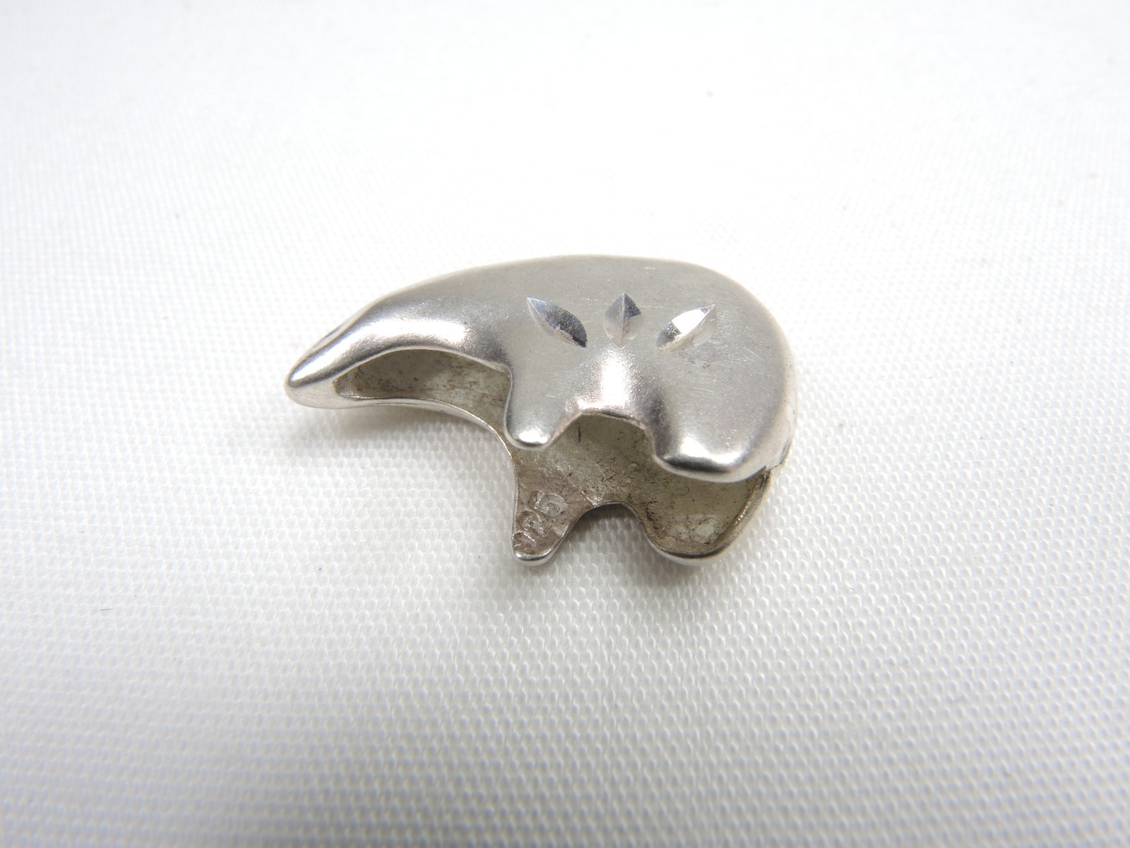 925 Silver Polar Bear Pendant 3+ grams New Old Stock