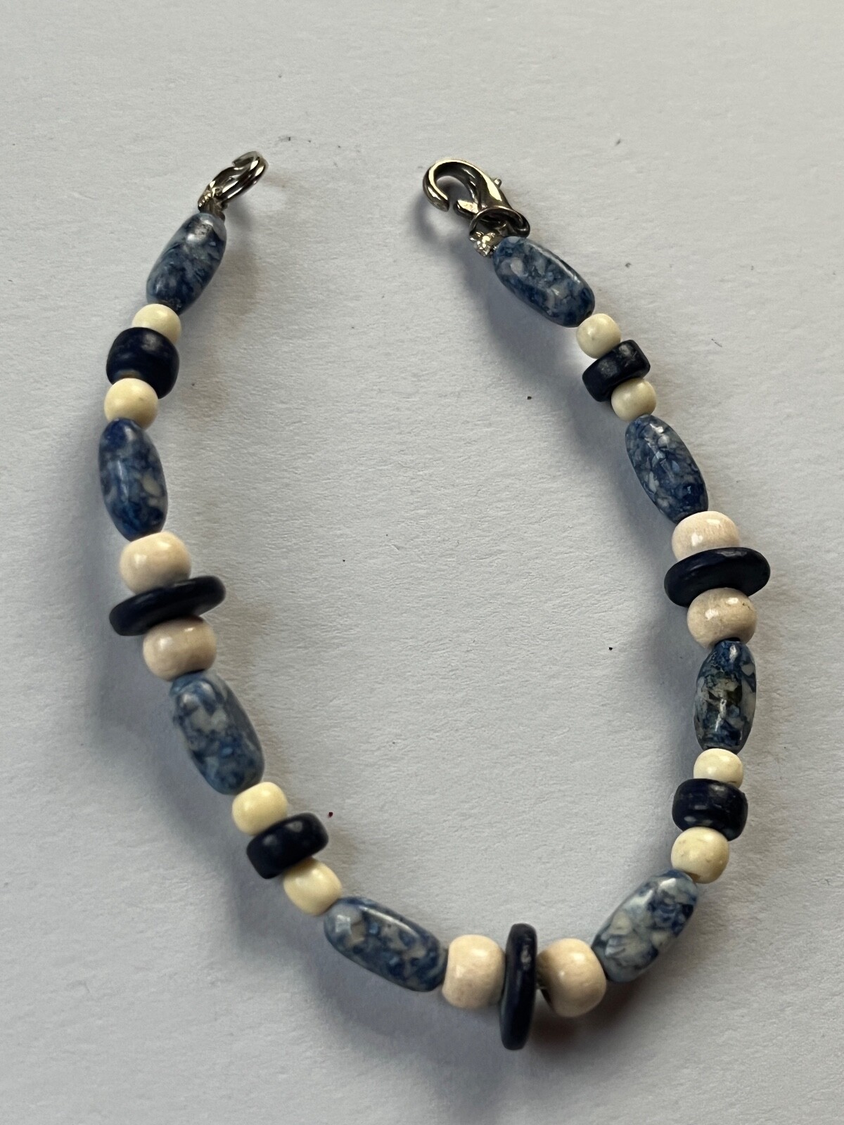 Denim Dark Blue & Cream Plastic Small Various Shape Bead Bracelet – 6.5 inches