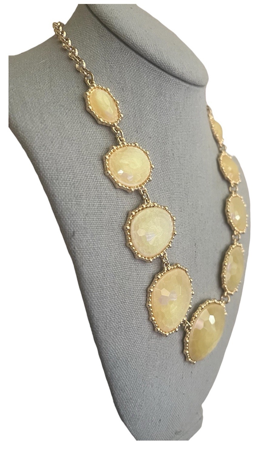 Yellow Acrylic Faceted Stone Statement Necklace – 20″ To 23″
