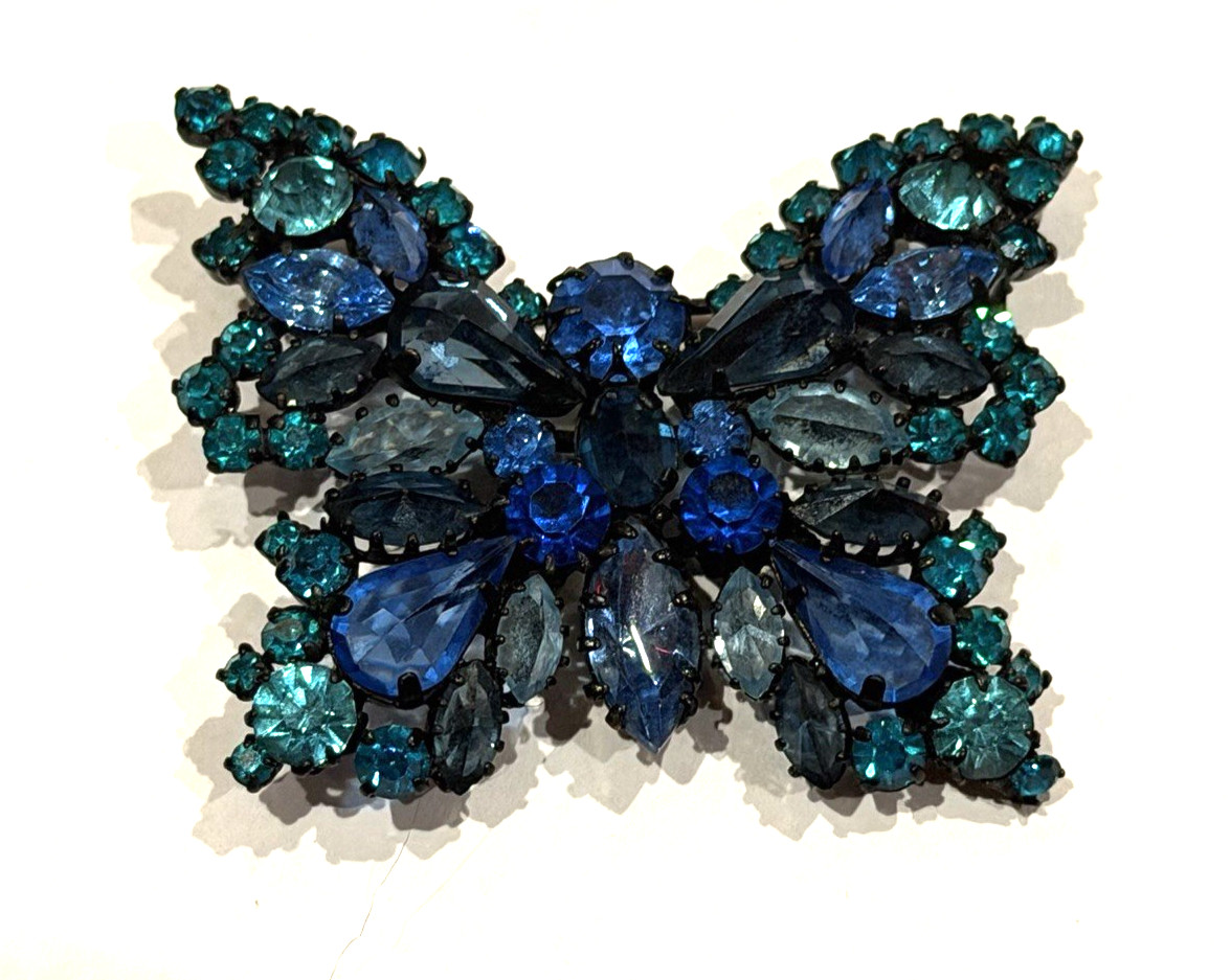 AUSTRIA JAPANNED BLACK METAL BUTTERFLY BROOCH PIN BLUE CRYSTAL RHINESTONES EUC