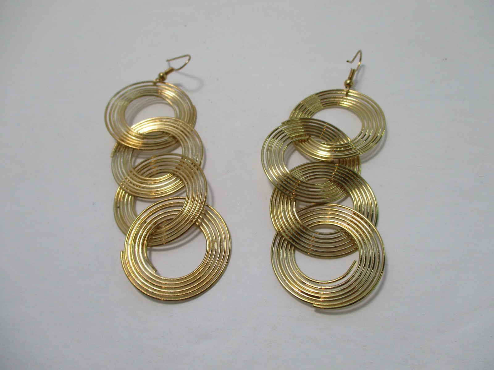Dangle Earrings 3.5in Pierced Gold Tone Metal Lightweight Hook Egyptian Revival