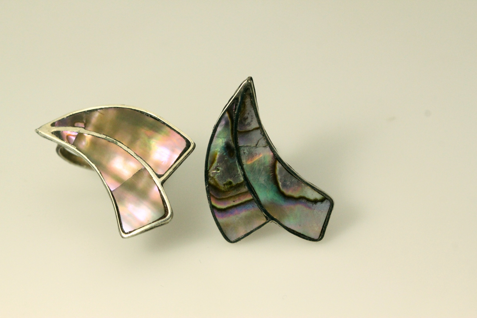 Silver Toned Paua Shell Curved Design Non Pierced Screw Back Earrings (EAR1597)