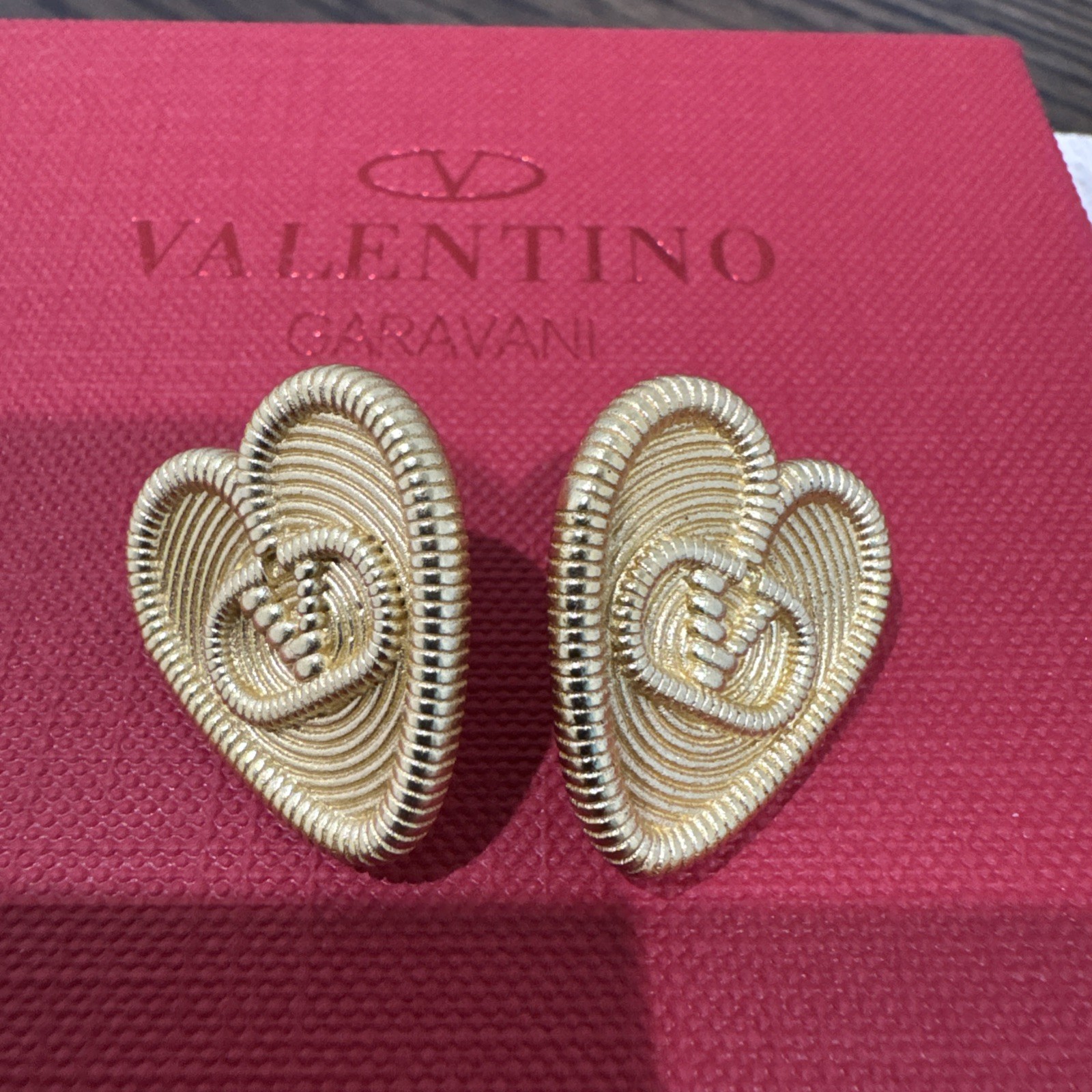 Valentino Garavani heart-shape stud earrings Gold Made in Italy Contemporary