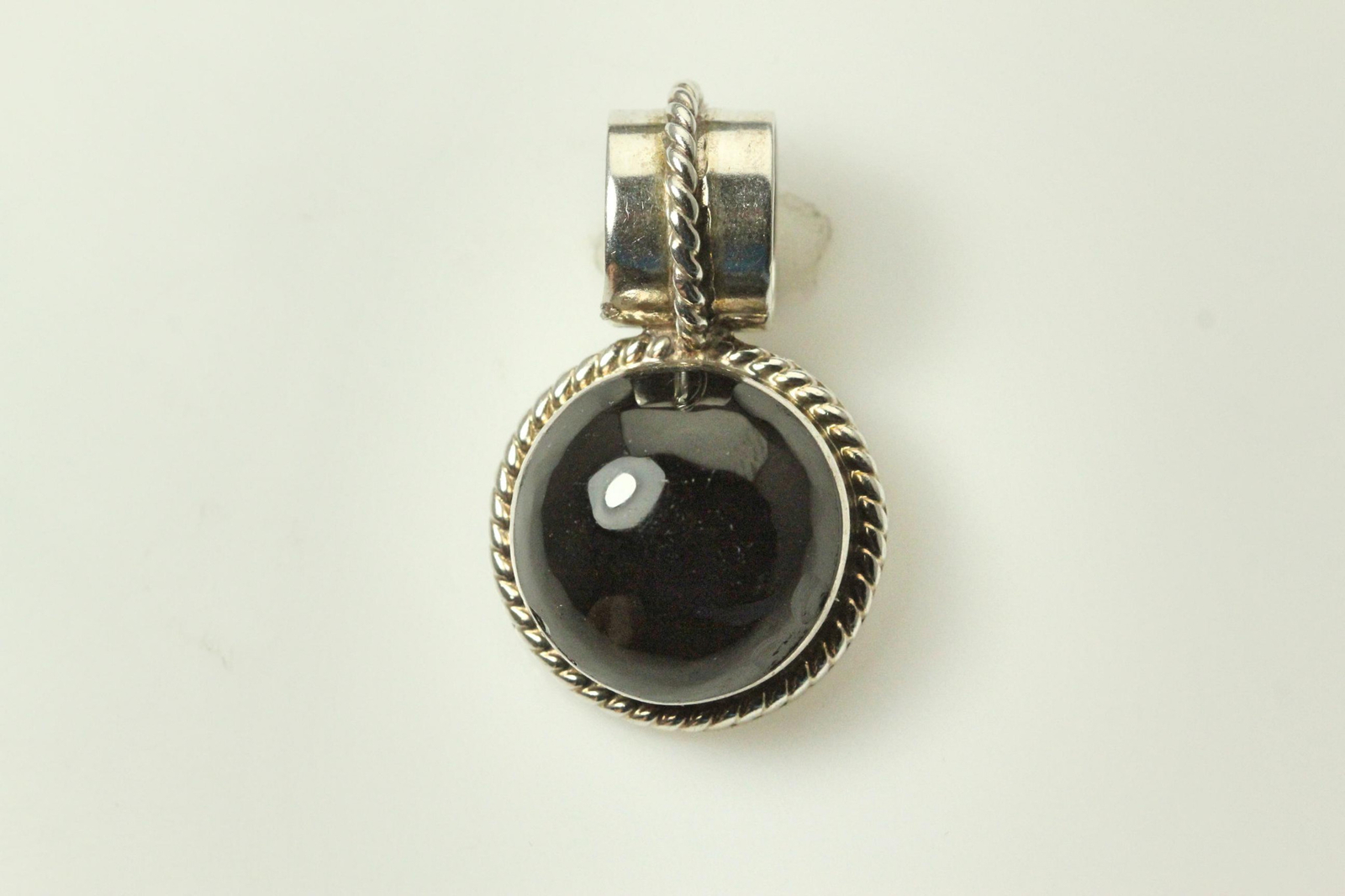 925 Sterling Silver Round Black Stone Slide Pendant 13.3 Grams (PEN6509)