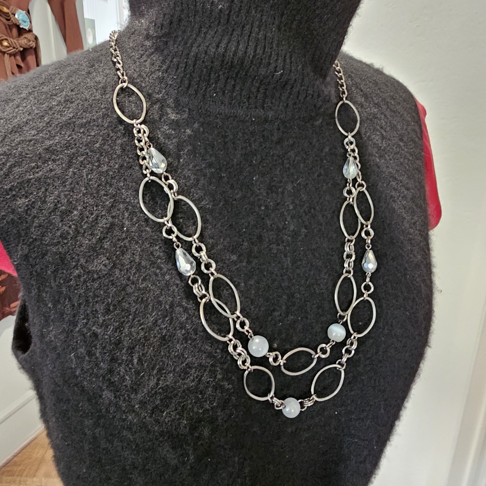 Silver Tone Layered Oval Link Necklace White Bead Teardrop Accent