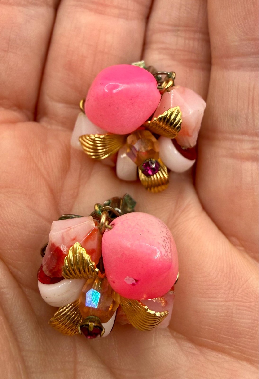 Deauville Pink Lucite Necklace Set – 1950s Mid Century Demi Parure, UV Reactive