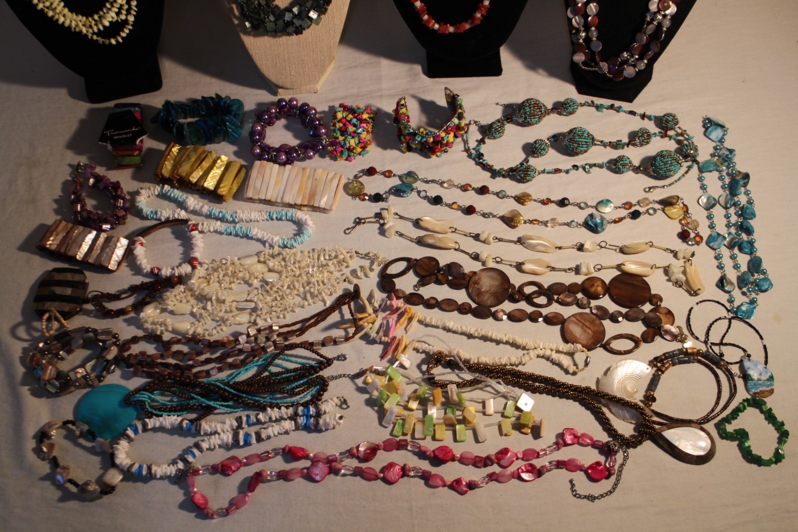 SHELL COSTUME JEWELRY LOT — 4 LBS. 6 OZ.