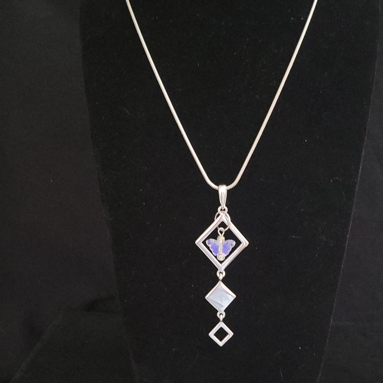 Lia Sophia Silver Tone Snake Chain Necklace Purple Butterfly Charm 16 in 3in ext
