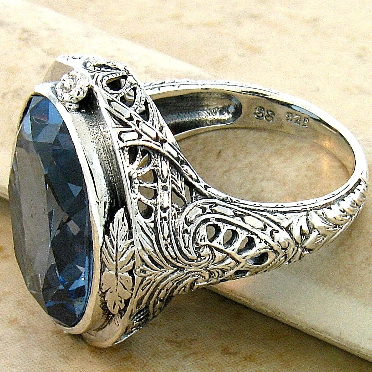 ANTIQUE STYLE 925 STERLING SILVER 18 CARAT SIMULATED AQUAMARINE RING 270z