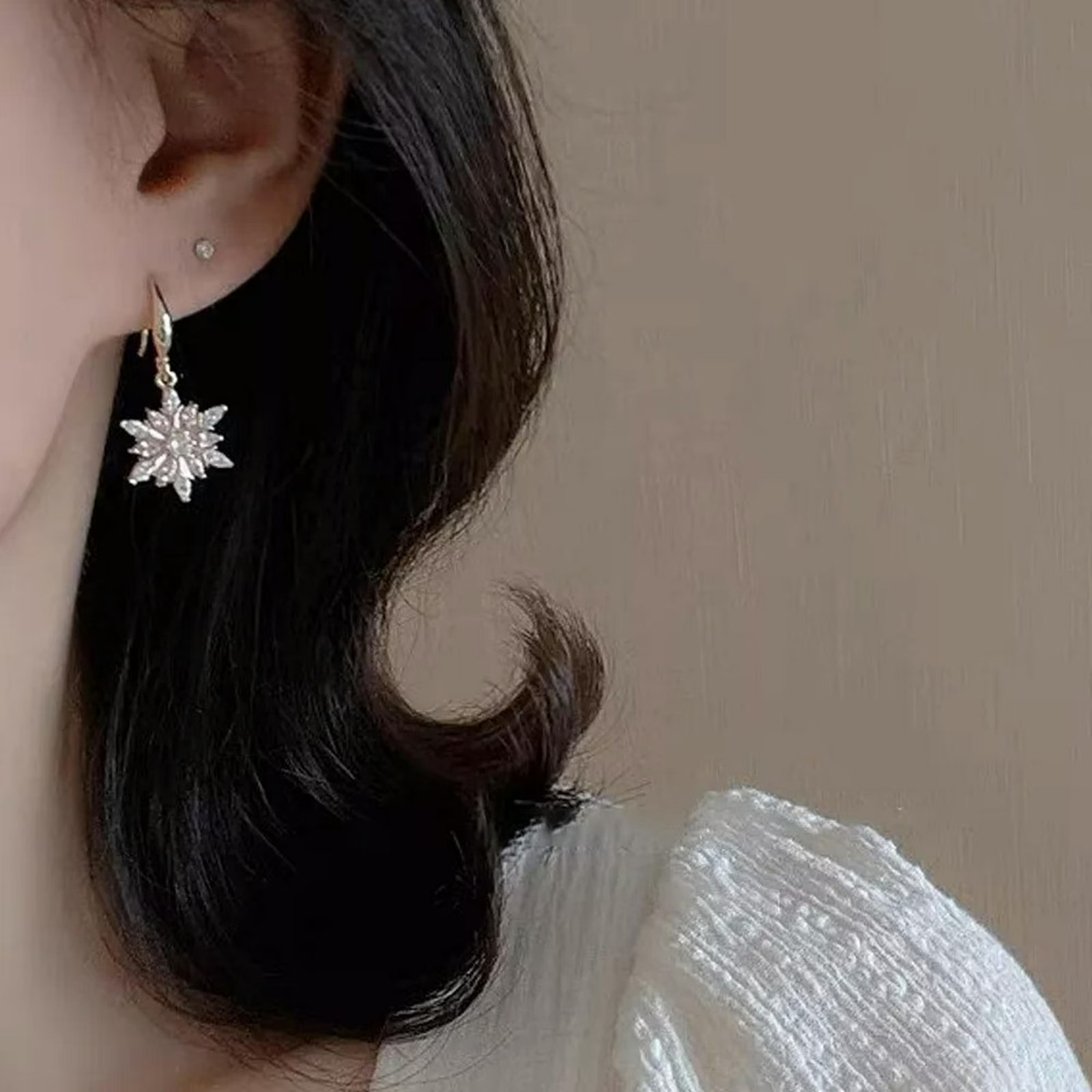 Total of Exquisite Delicate Minimalist Snowflake Shaped Alloy Dangle Earrings