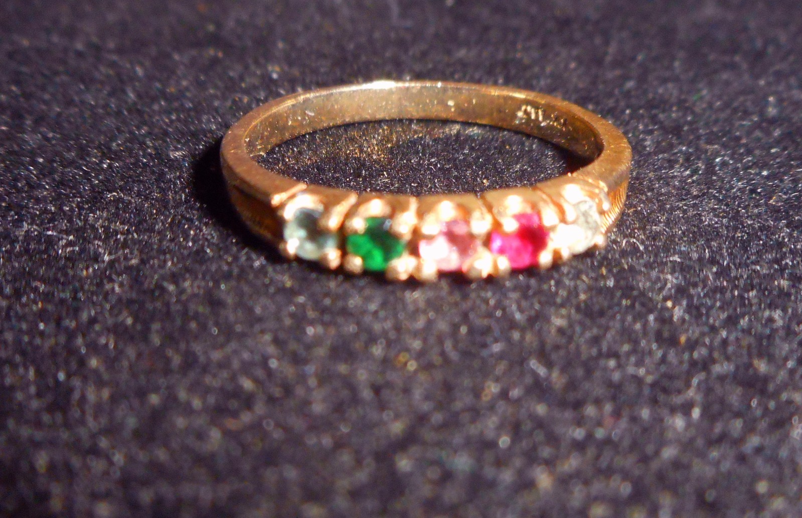 10k SOLID GOLD RING MOTHERS / GEMSTONE GRAMS 1.96 TESTED SIZE 6 3/4