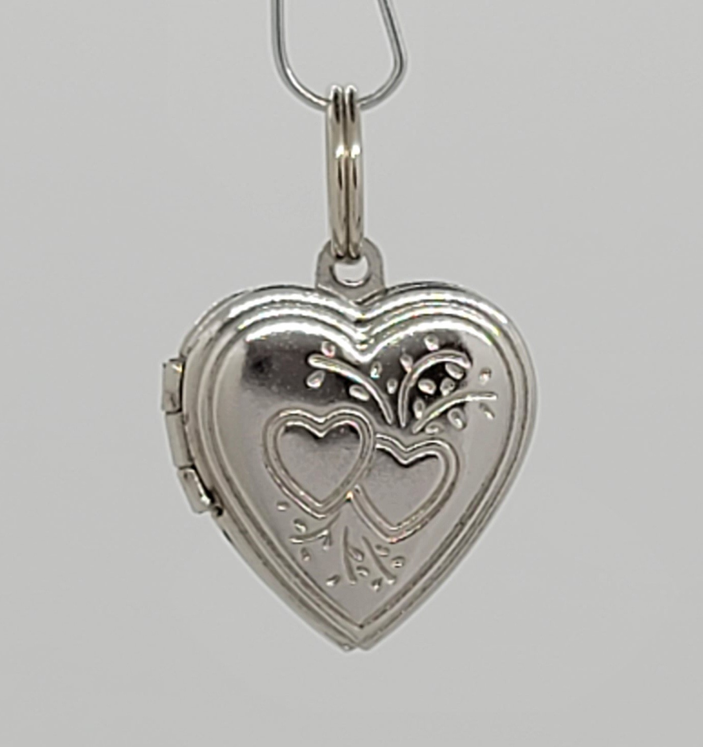 Silver Tone HEART LOCKET – Picture Photo Memory People Pet, Charm Keychain, .75″