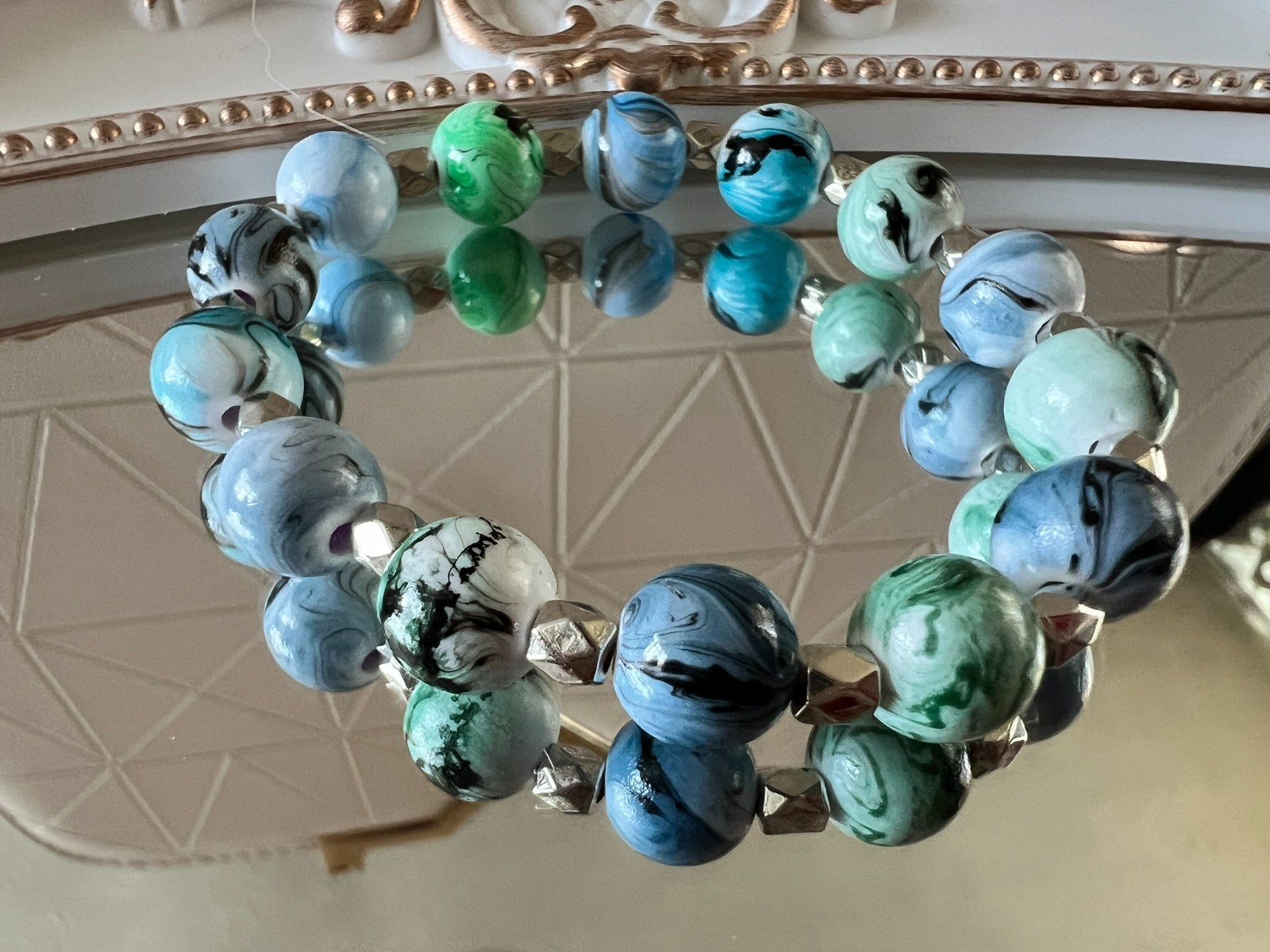 handmade elastic women marble paint acrylic beads & silver accent bracelet