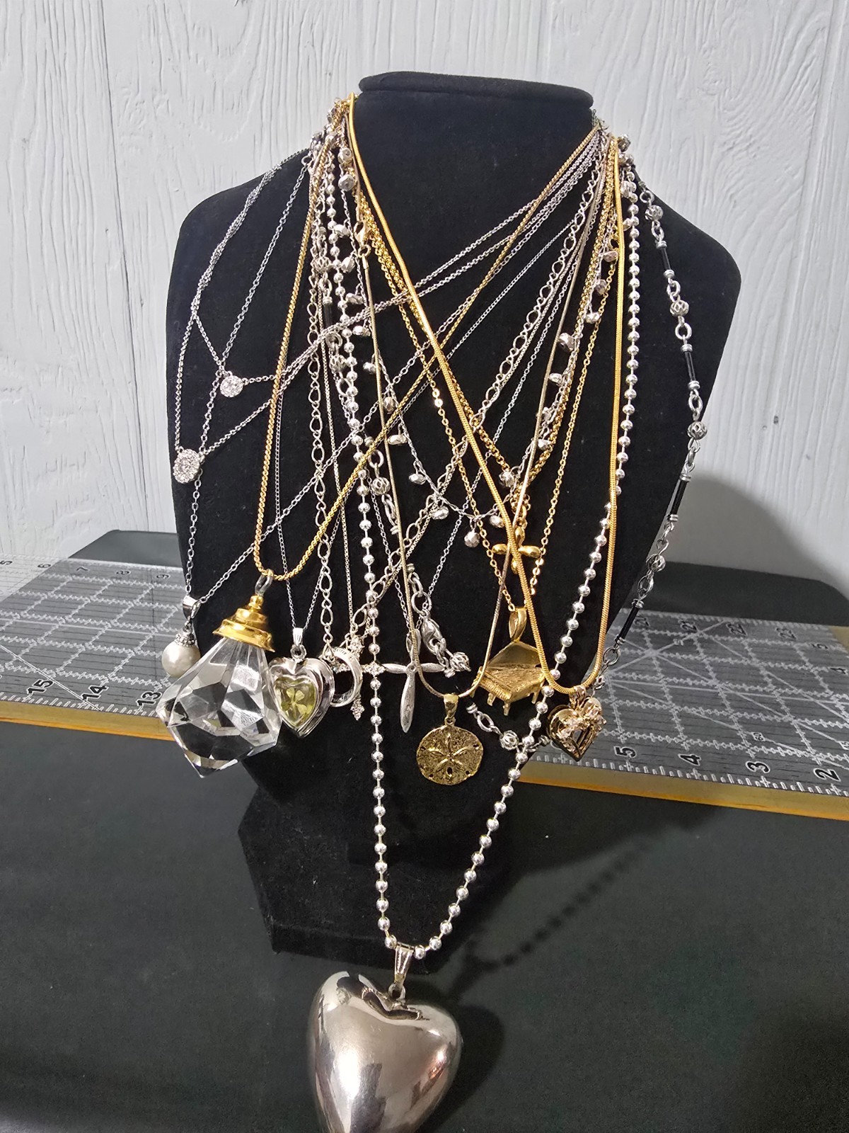 Lot of (14) Necklaces Mixed Metals/Materials (925,avon,monet)