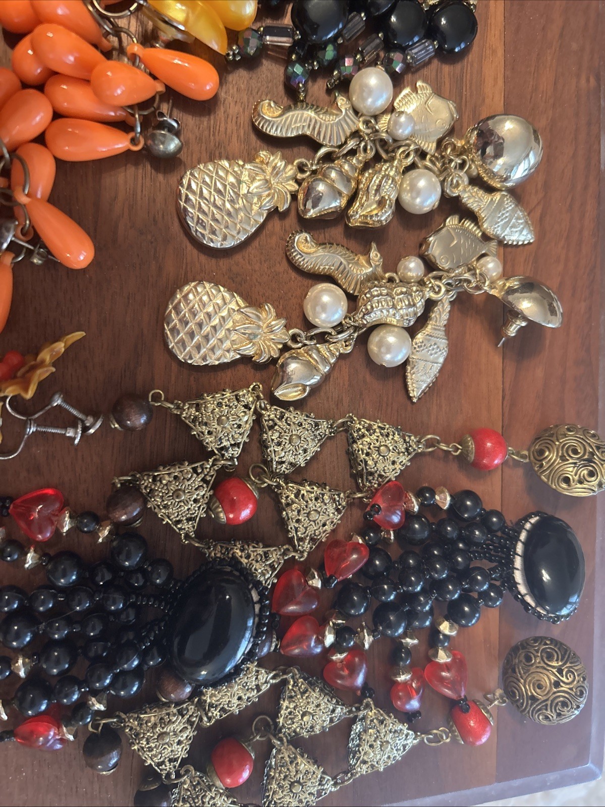 Vtg Assorted Plastic/Metal 7 PRs Earrings Fun 3-26