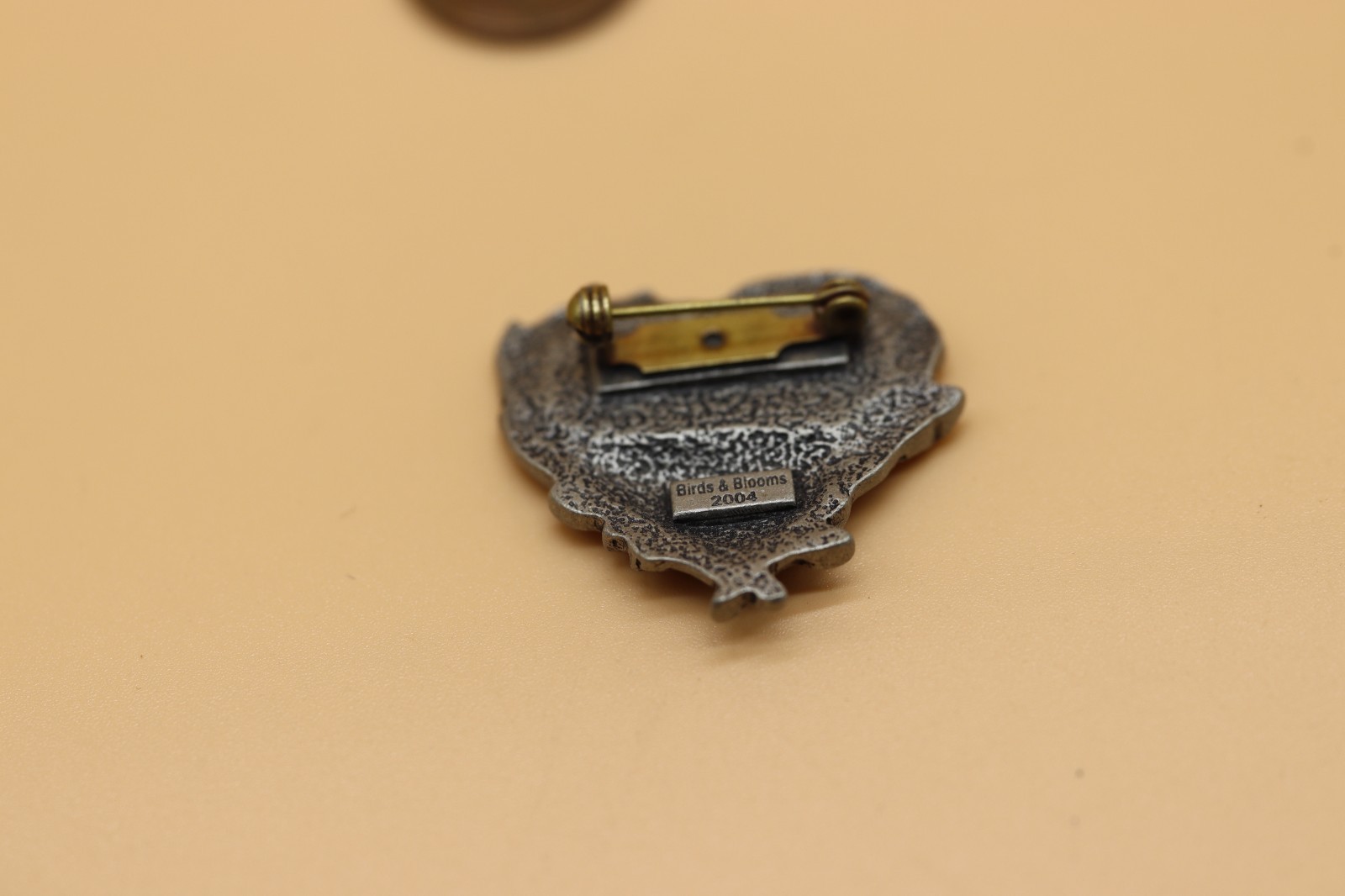 Birds and Blooms Pewter Bird on Nest Heart Pin Brooch Limited Edition 2004