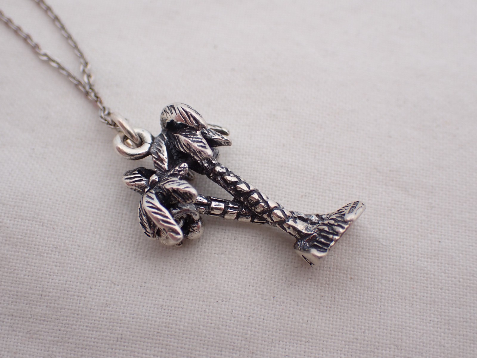 Estate Sterling Silver Tropical Palm Tree Pendant & 18″ Necklace UI-23