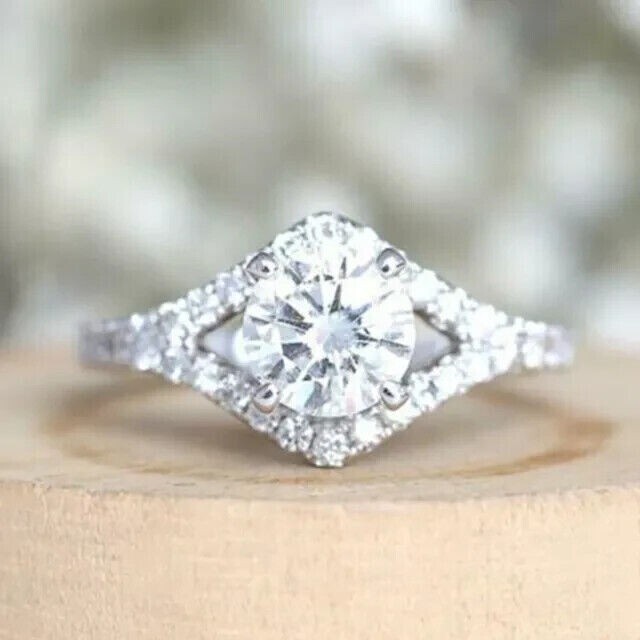 2.50Ct Round Cut Simulated Diamond Women’s Wedding Ring In 14K White Gold Plated
