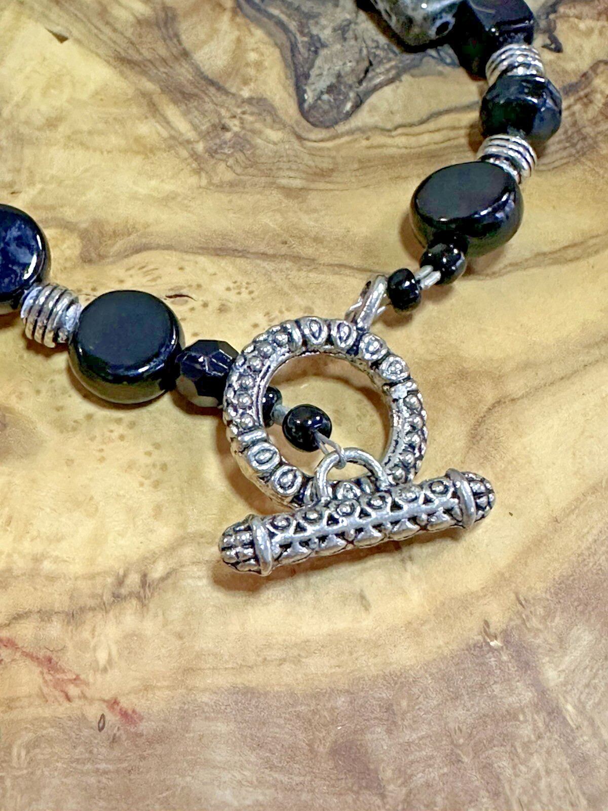 Artisan Silver Tone Black Gray White Beaded Bracelet 9” Round Beads Toggle Clasp