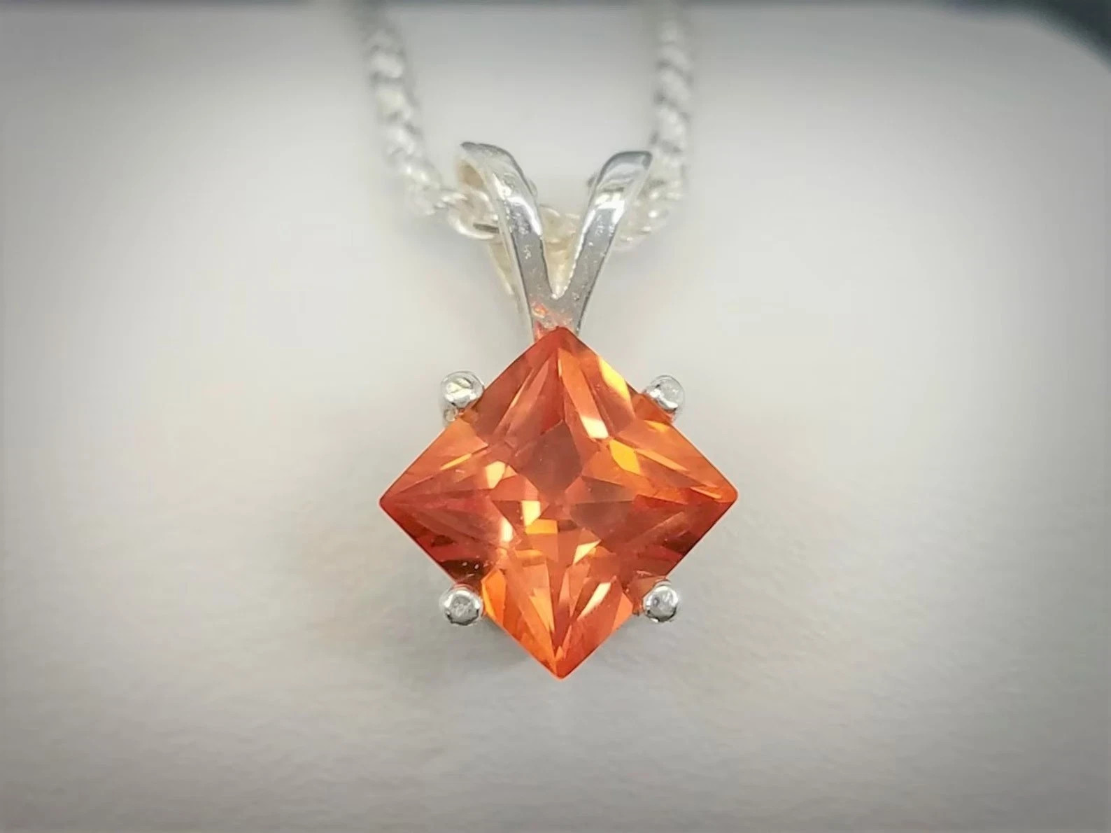 21 Ct Natural Orange Sapphire Princess Cut 925 Sterling Silver Pendant & Chain